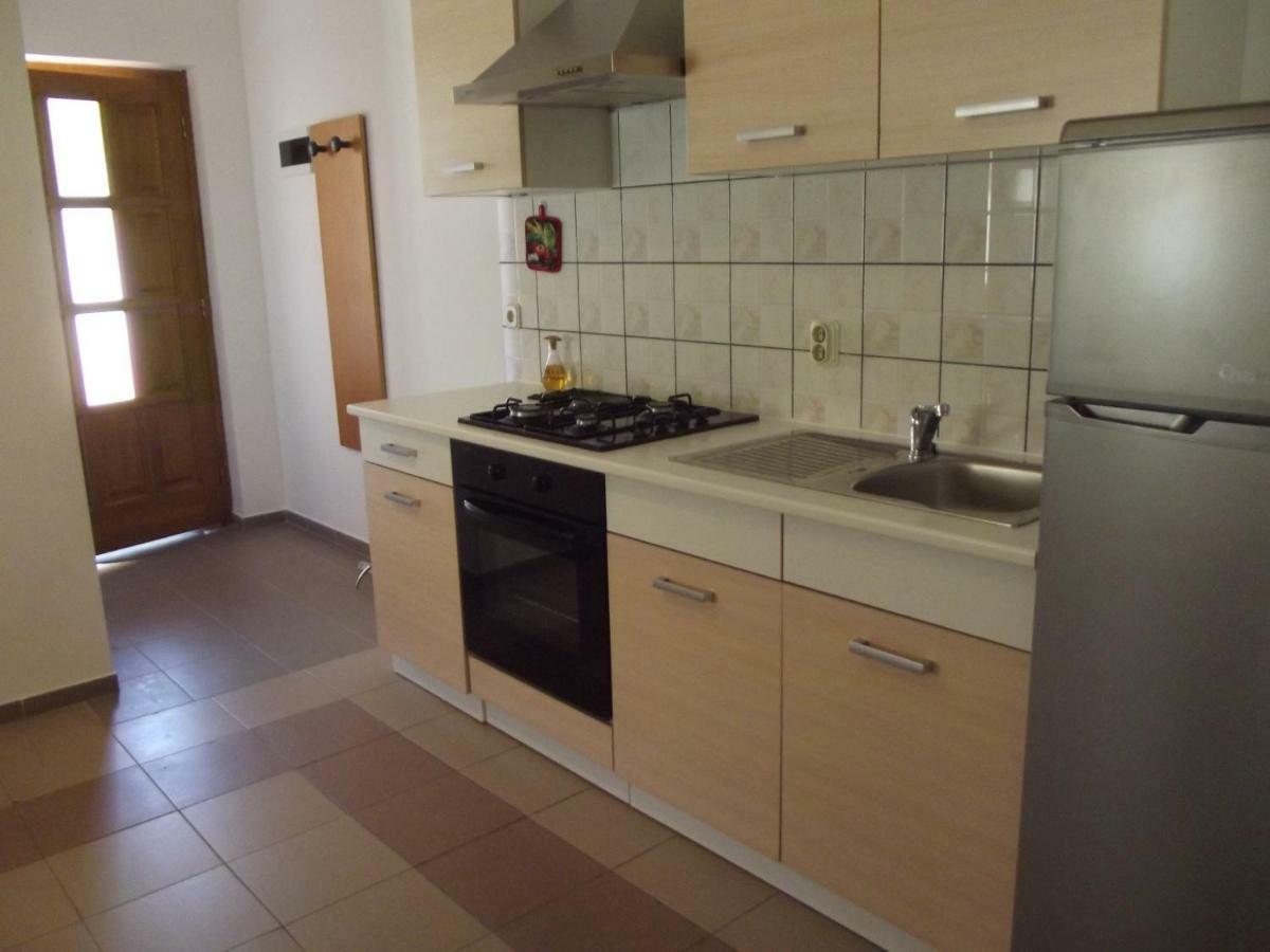 Apartments Goga มาลีโลชินจ์ ภายนอก รูปภาพ