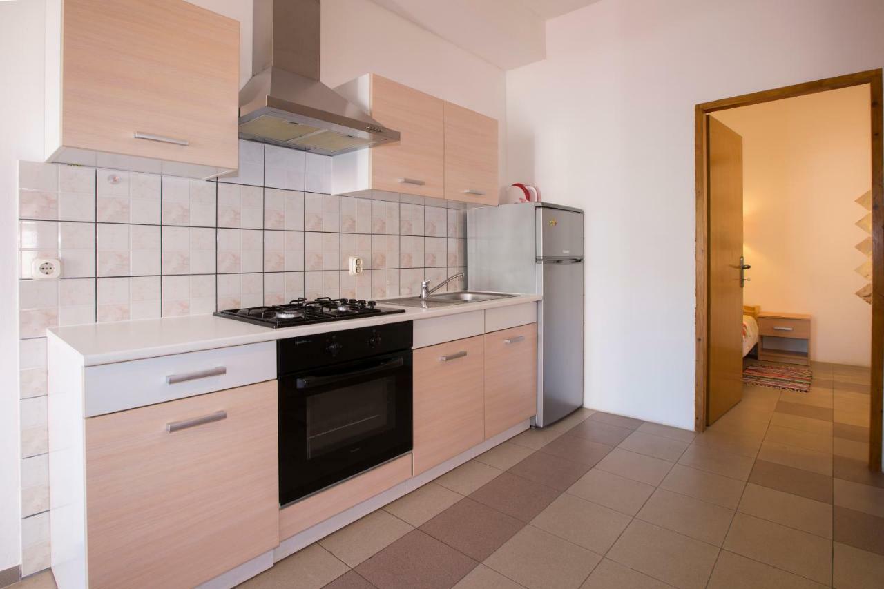 Apartments Goga มาลีโลชินจ์ ภายนอก รูปภาพ